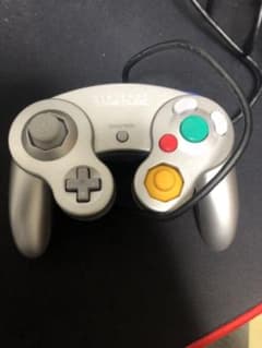 ゲームキューブコントローラーのサムネイル