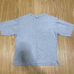 GU ポケット付き Tシャツ グレー Sサイズのサムネイル