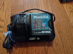 Makita マキタ 充電器 DC10SAのサムネイル