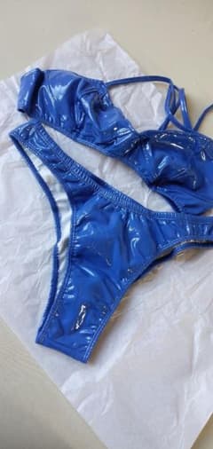 エナメルビキニ　PVC　水着　セットアップ上下セット　レディースMサイズ程度のサムネイル