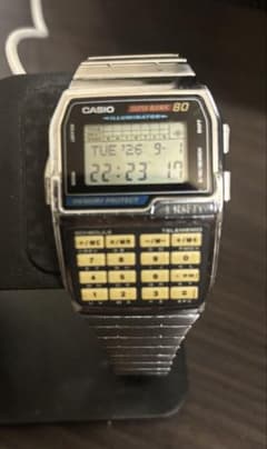 CASIO DATA BANK 80 DB-810 デジタル腕時計のサムネイル