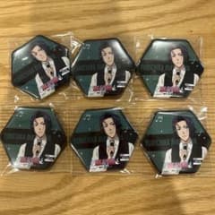 BLEACH 綾瀬川弓親 カラオケの鉄人 缶バッチ 6個セットのサムネイル