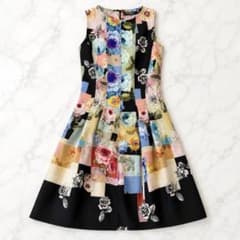 美品♥リナシメント　花柄ノースリーブフレアワンピース ✨美品✨リナシメント ノースリーブワンピース 花柄 ひざ丈 パッチ