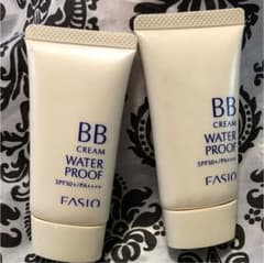 BBクリーム 化粧下地+ファンデーションのサムネイル