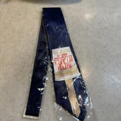 カップヌードル食べてる風ネクタイのサムネイル