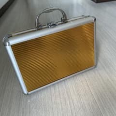Switchケース　ゴールド　アルミケース　トランクのサムネイル