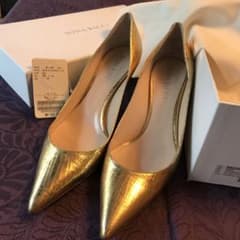 美品ニナリッチ　パンプスのサムネイル