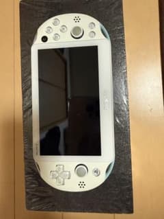 PlayStation Vita ライトブルーホワイト PCH-2000のサムネイル