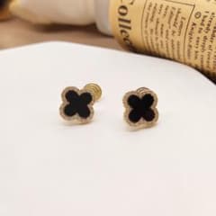 イヤリングノンホール 痛くない ピアス穴不要ブラック ゴールド 高見え上品 人気のサムネイル