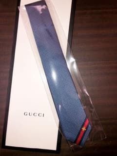 【新品・早い者勝ち】GUCCI ハチ柄　ナローネクタイのサムネイル