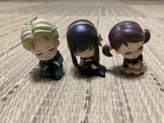 ガチャガチャ　肩ズンFig.  スパイファミリー　ロイド、ヨル、ベッキーのサムネイル