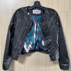 ビアッジョブルーのレザージャケットのサムネイル