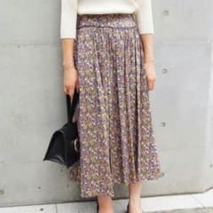 IENAイエナ  リバティーボリュームスカート ブラック系 34のサムネイル