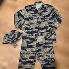 タイガーストライプ 迷彩服 上下セット 帽子付 - メルカリ