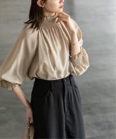 NOBLE　シャーリングシアーブラウスのサムネイル