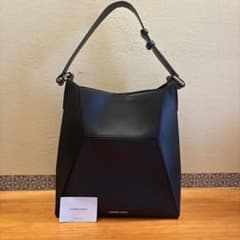 CHARLES&KEITH トートバッグ　値下げ可のサムネイル