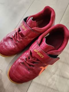 アシックスサッカー室内シューズのサムネイル