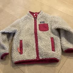 Patagonia キッズ フリースジャケット　サイズ5Tのサムネイル