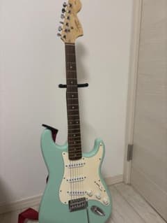 J*G様 Squier by Fender ストラトキャスター エレキギター 本のサムネイル