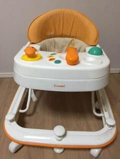 コンビの歩行器のサムネイル