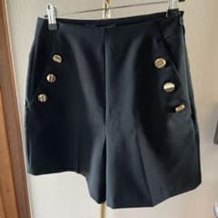 ZARA ゴールドボタン ショートパンツ ブラックのサムネイル