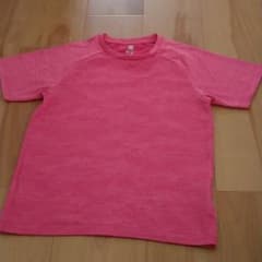 【ほぼ未使用】UNIQLO　Tシャツ　140㌢のサムネイル