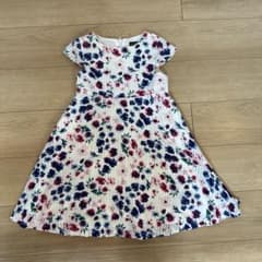 BeBe 花柄　ワンピース 130 usedのサムネイル