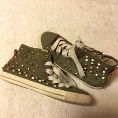 ZARA キッズ カーキ スタッズシューズのサムネイル