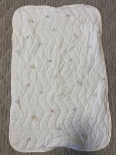 クリーム色 敷きパッド 約60cm x 90cmのサムネイル
