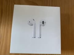 Apple AirPods with Charging Case (最新モデル)のサムネイル
