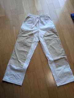 ホワイトカーゴパンツ コットン素材のサムネイル