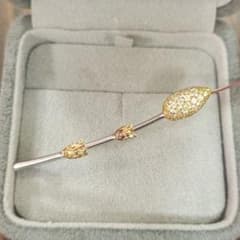 極美品】ギメル ツクシモチーフ Pt,18K,ダイヤモンドブローチ - メルカリ