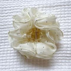 Elegant bejeweled hair clip, off-white, Heart Dance design.