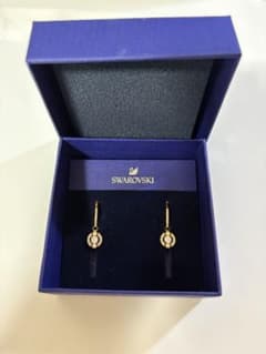 SWAROVSKI スワロフスキー ピアス ゴールドカラーのサムネイル