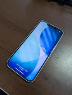 iPhone16e　Docomo版　128GB　利用制限◯　バッテリー100％ iPhone16e Docomo版 128GB 利用制限◯ バッテリー100％ - メルカリ