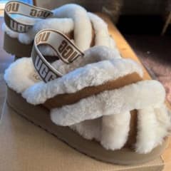 UGG  サンダルのサムネイル