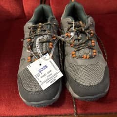 新品未使用タグ付きMerrell D102 C604 登山シューズ　値下げのサムネイル