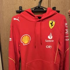 PUMAフェラーリパーカーのサムネイル