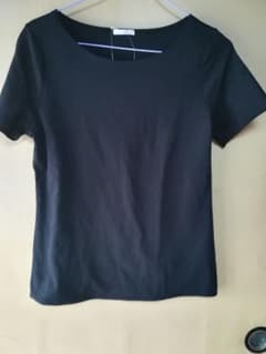 新品クールネックTシャツのサムネイル