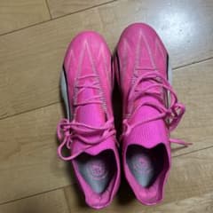 PUMA サッカースパイク ピンクのサムネイル