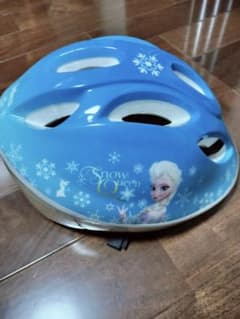 어린이용 헬멧 아나운서와 눈의 여왕