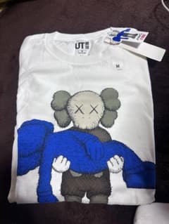 KAWS UNIQLOのサムネイル