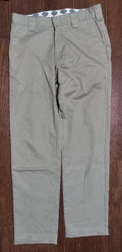 ディッキーズ（Dickies）　チノパン　W31　ベージュのサムネイル