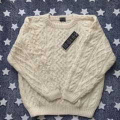 これからの季節にピッタリ‼️あったか〜い❣️ケーブル編みクルーネックニットのサムネイル
