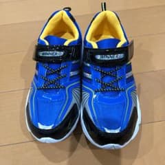 スニーカー　22cmのサムネイル