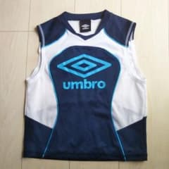 【パンダ様専用】umbro　サッカーユニフォーム　130のサムネイル
