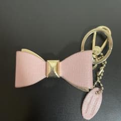 FURLA ピンク リボン型 キーホルダーのサムネイル