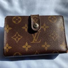 ルイ ヴィトン 折り財布　YUI刻印ありますのサムネイル