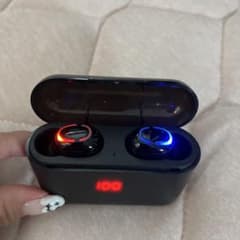 ワイヤレスイヤホン ブラック SLUBQ32 TWS bluetooth 5.0のサムネイル