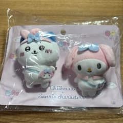 ちいかわ サンリオコラボ マイメロディ ハチワレ マスコットブローチ ちいかわ×サンリオキャラクターズ ブローチ ハチワレ&マイメロ - メルカリ